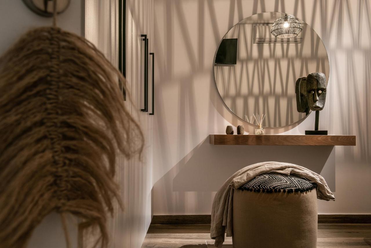 Khroma Luxury Suite 1 Beach Front Apartment ヘルソニソス エクステリア 写真
