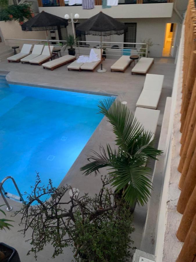 Khroma Luxury Suite 1 Beach Front Apartment ヘルソニソス エクステリア 写真