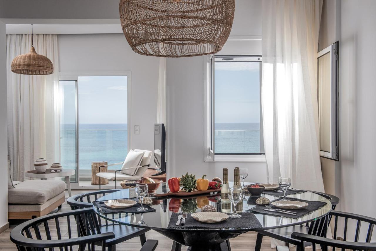 Khroma Luxury Suite 1 Beach Front Apartment ヘルソニソス エクステリア 写真