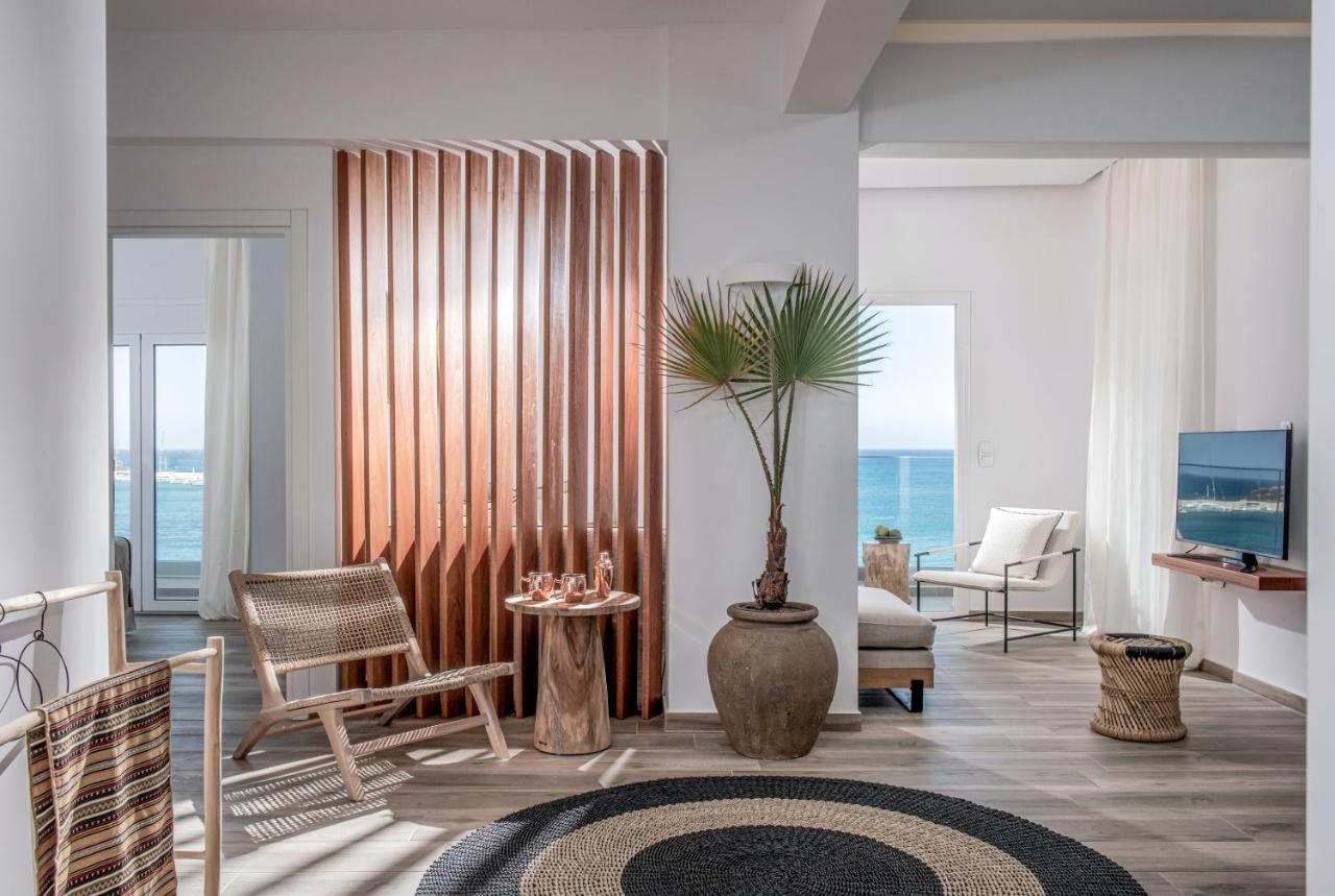 Khroma Luxury Suite 1 Beach Front Apartment ヘルソニソス エクステリア 写真