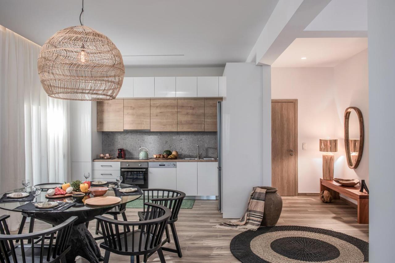 Khroma Luxury Suite 1 Beach Front Apartment ヘルソニソス エクステリア 写真