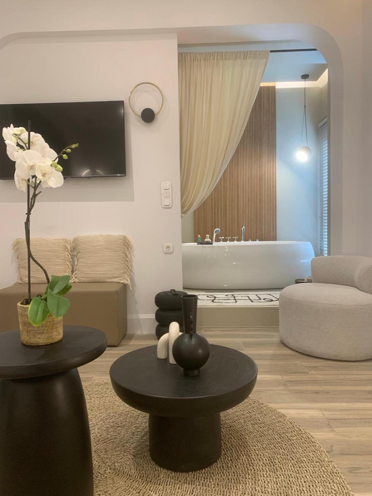 Khroma Luxury Suite 1 Beach Front Apartment ヘルソニソス エクステリア 写真